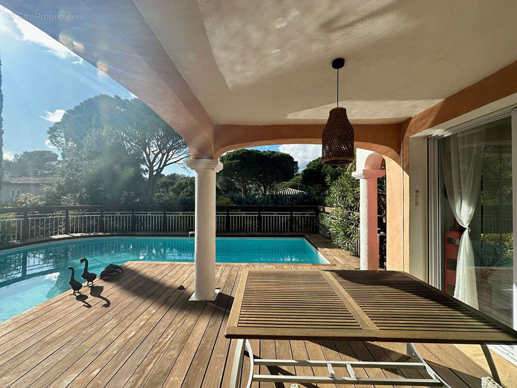 Superbe villa Saint Raphael les golfs - 5 pièce(s) 140 m2 - photo 3