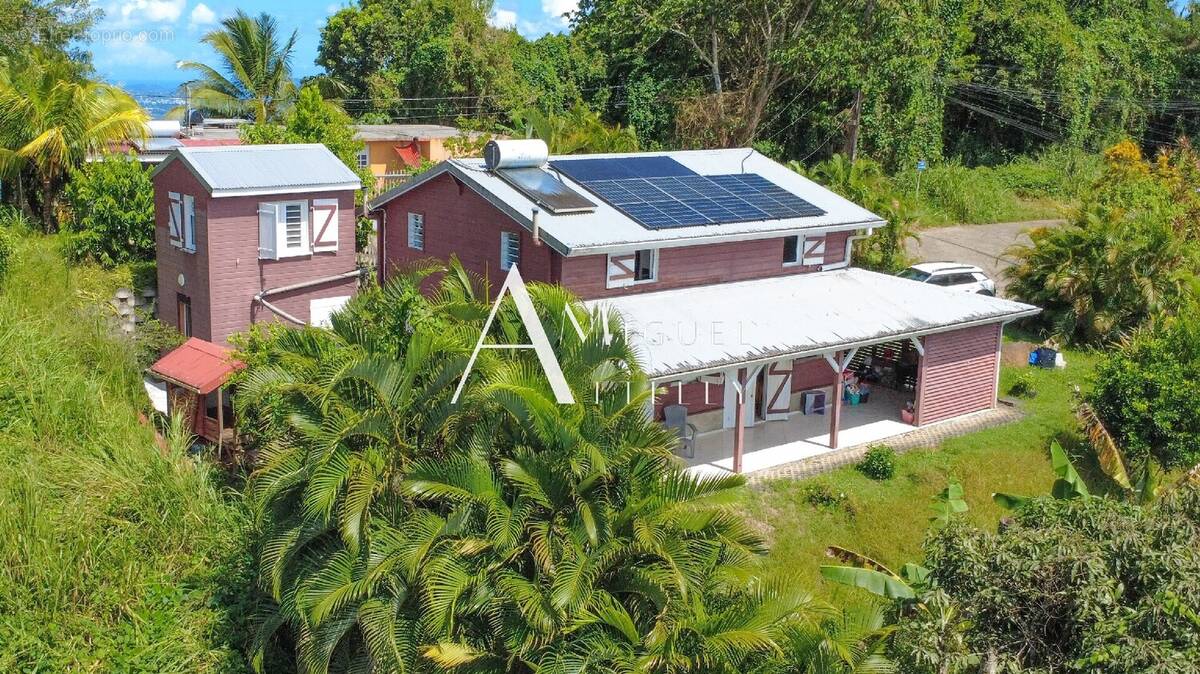 Maison à LES TROIS-ILETS