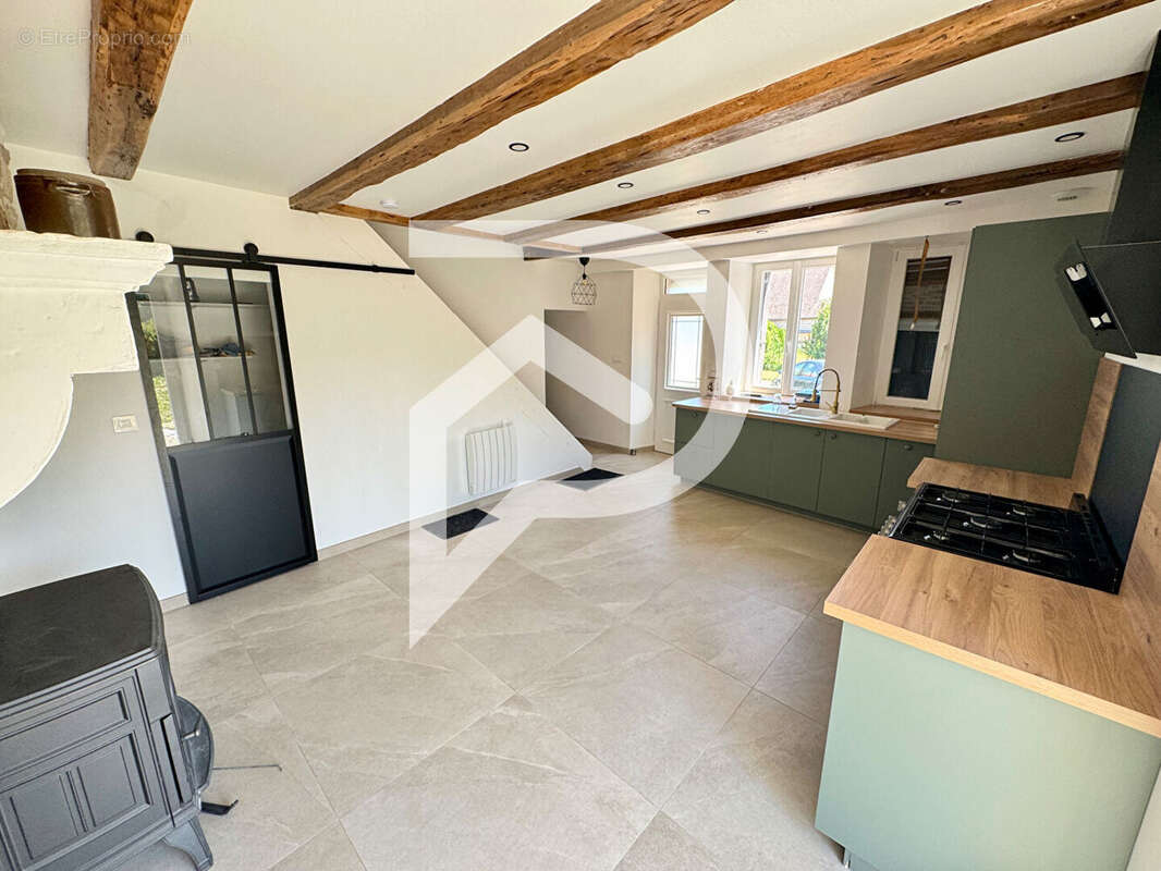 Maison rénovée située à Vesvres-sous-Chalancey 135 m² - photo 2