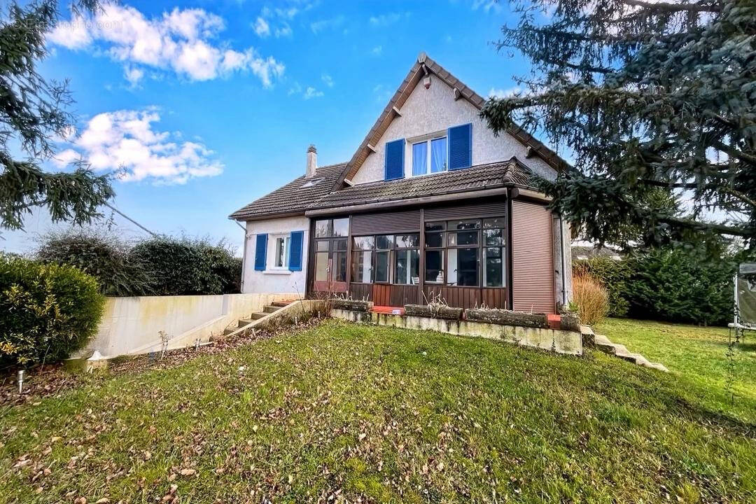 Maison à CRECY-LA-CHAPELLE