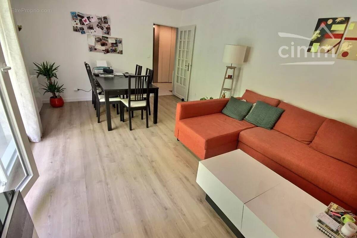 Appartement à SAINT-ETIENNE