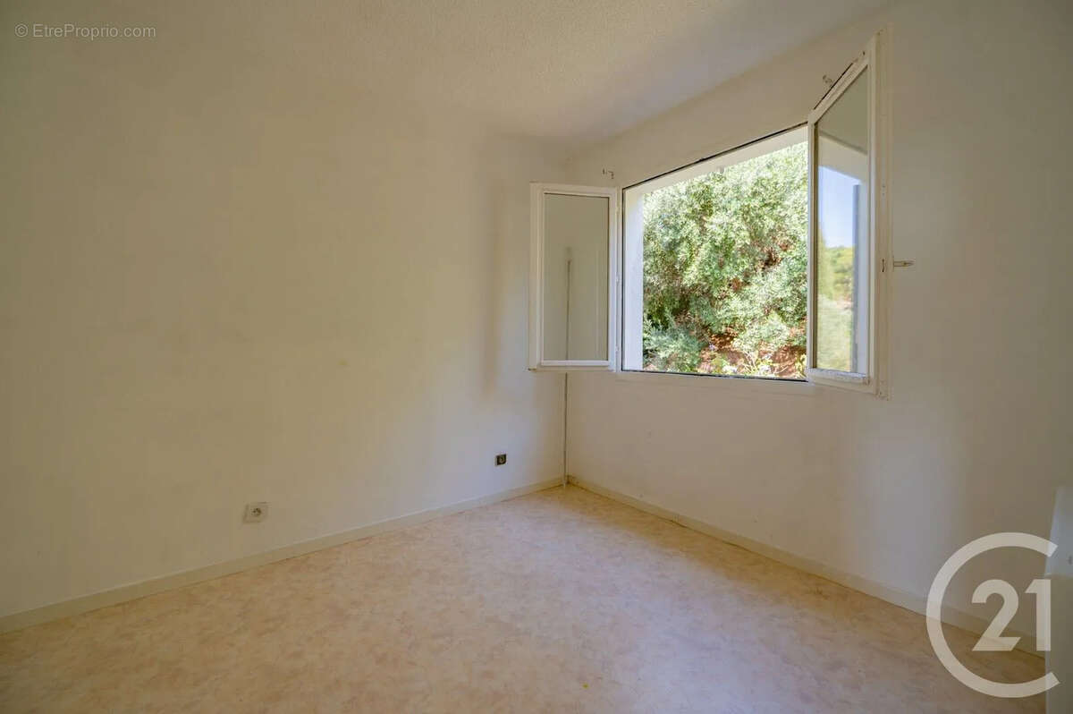 Maison à BORMES-LES-MIMOSAS