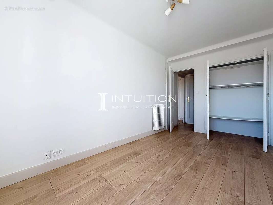 Cannes - Alexandre III : Appartement 2 pièces vue mer - photo 8