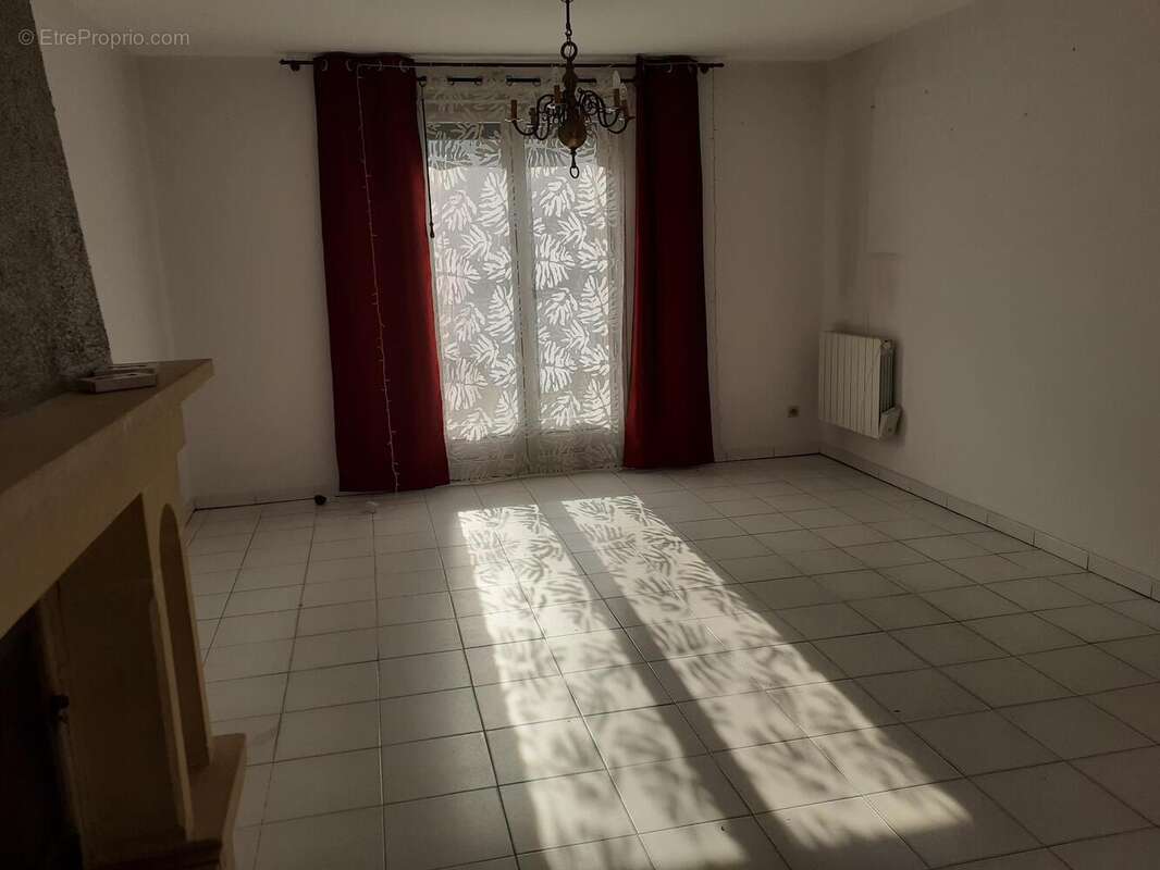 Photo 8 - Maison à LE CHAMBON-FEUGEROLLES