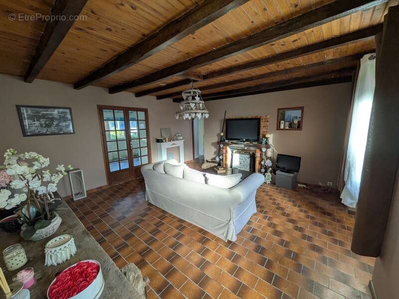 Plouray ensemble de 2 maisons de plain pied 110 m² garage attenant et dependance parcelle cloturee avec puits de 697m² - photo 8