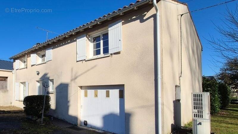 Maison à SAINT-SAVINIEN