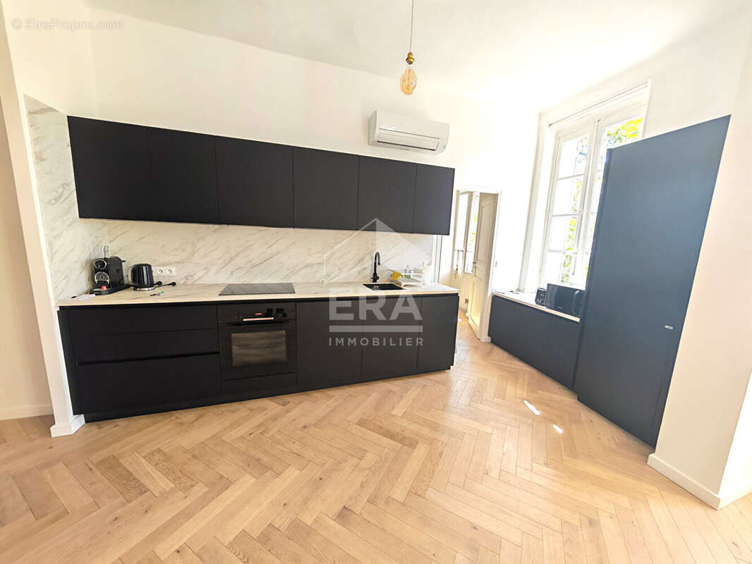 Appartement à MARSEILLE-5E