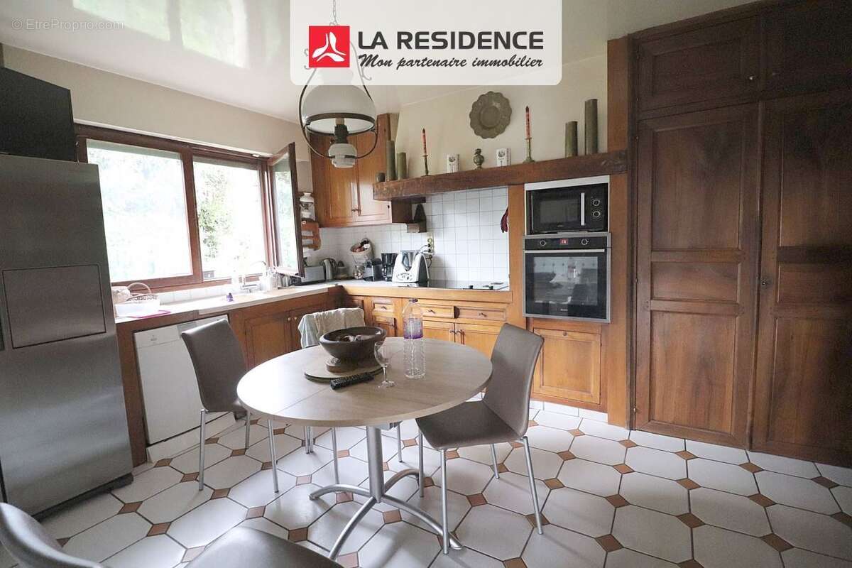 Maison 248 m² à Argenteuil  - photo 4