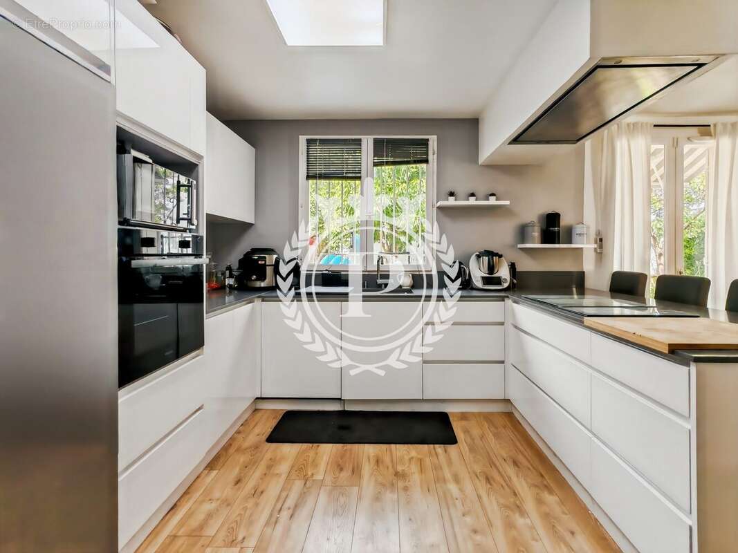 Maison à LES PAVILLONS-SOUS-BOIS