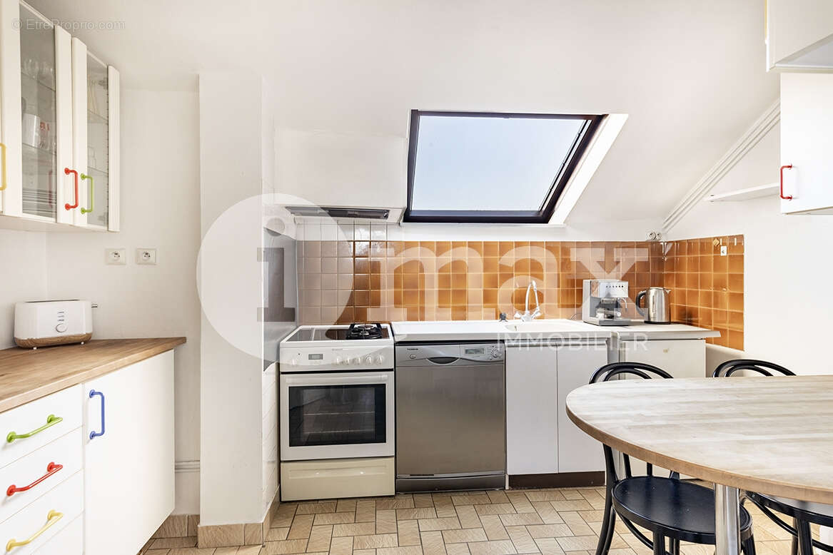 Appartement à COURBEVOIE