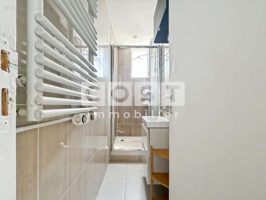 Appartement à LA GARENNE-COLOMBES