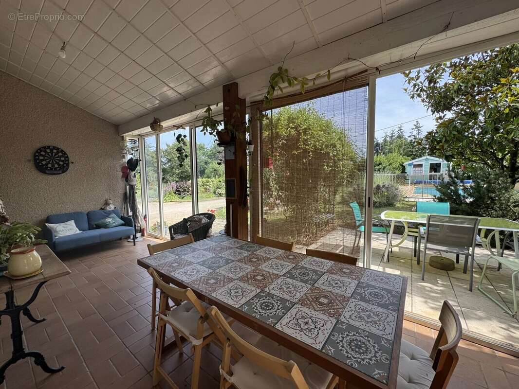 Maison familiale de 130 m² avec piscine à Pélussin - photo 16