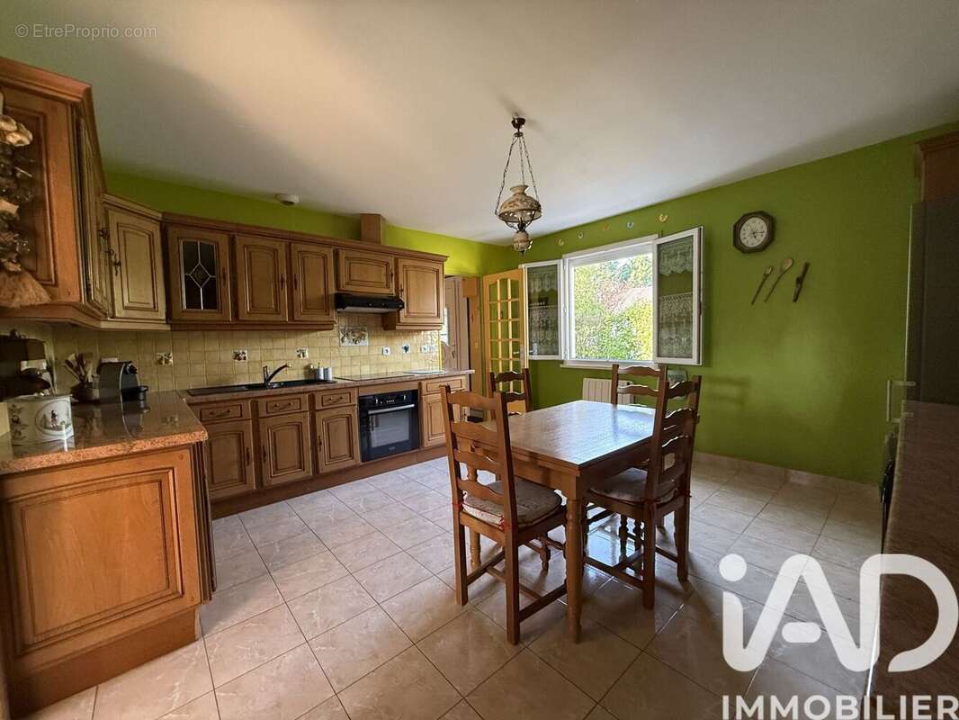 Maison 135 m² à Val-De-Reuil  - photo 4