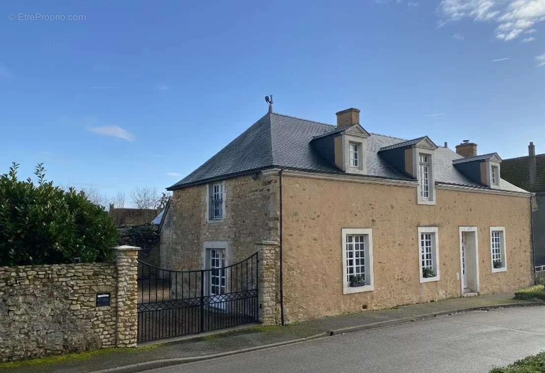 Maison à SABLE-SUR-SARTHE