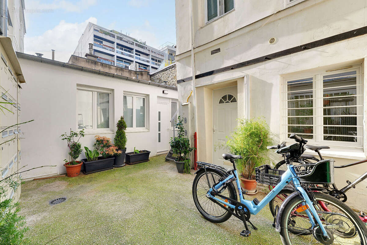 Appartement à PARIS-10E