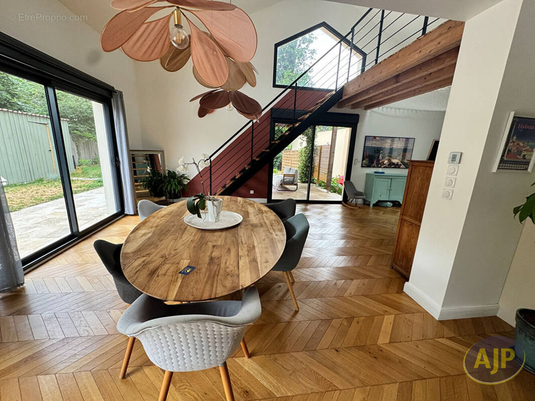 Maison à PESSAC