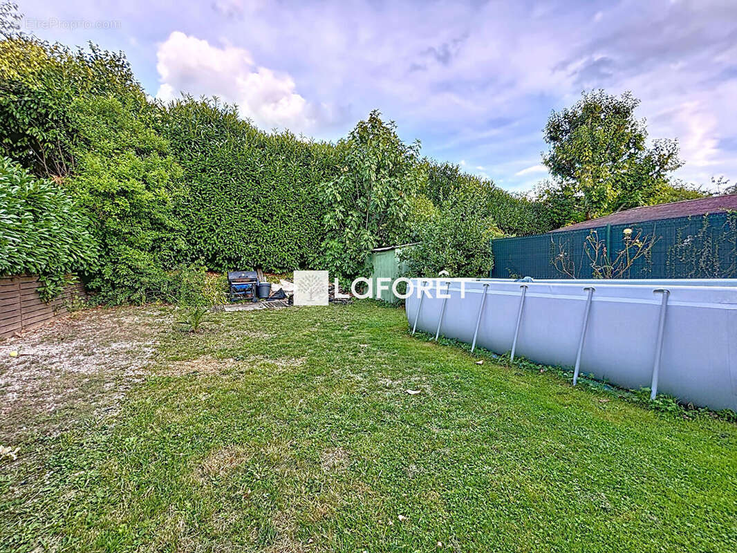 Maison à SAVIGNY-LE-TEMPLE