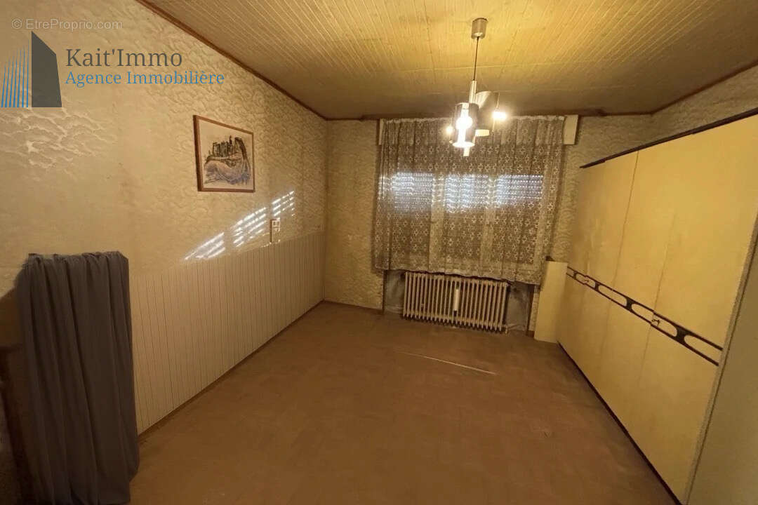 Maison à BOUST