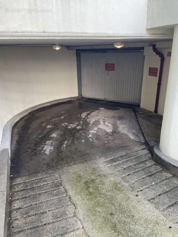 Parking à COURBEVOIE