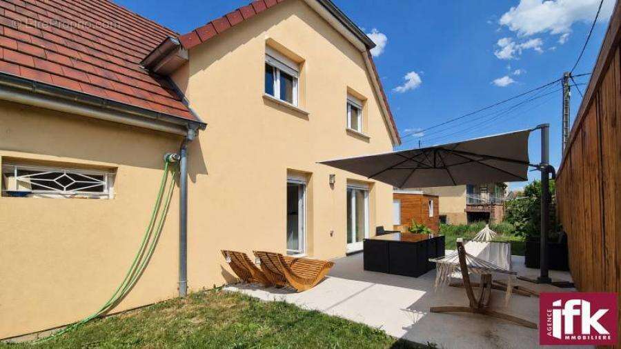 HORBOURG-WIHR : Maison de 114m² avec 4 chambres, jardin et parkings - photo 2