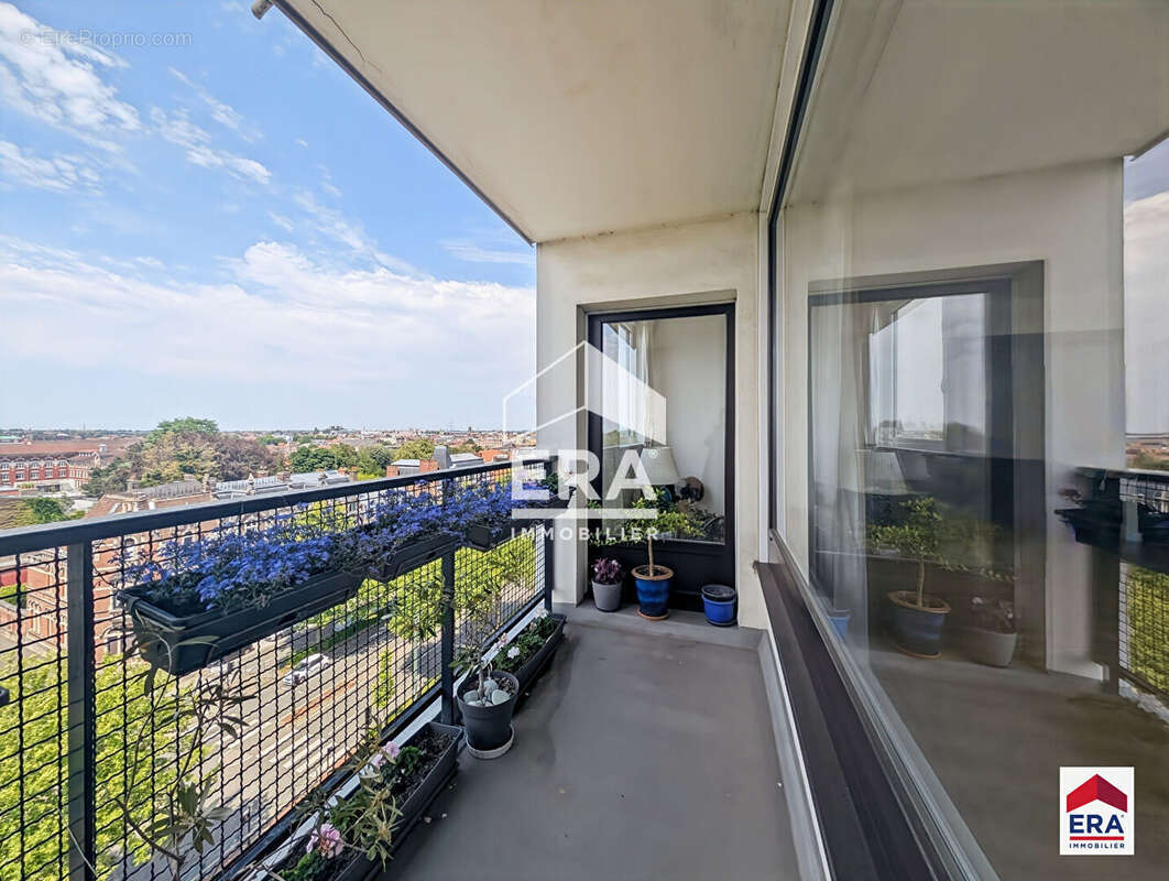 Appartement - 105 m² - Balcons - Garage fermé - Cave - Roubaix Barbieux - photo 9