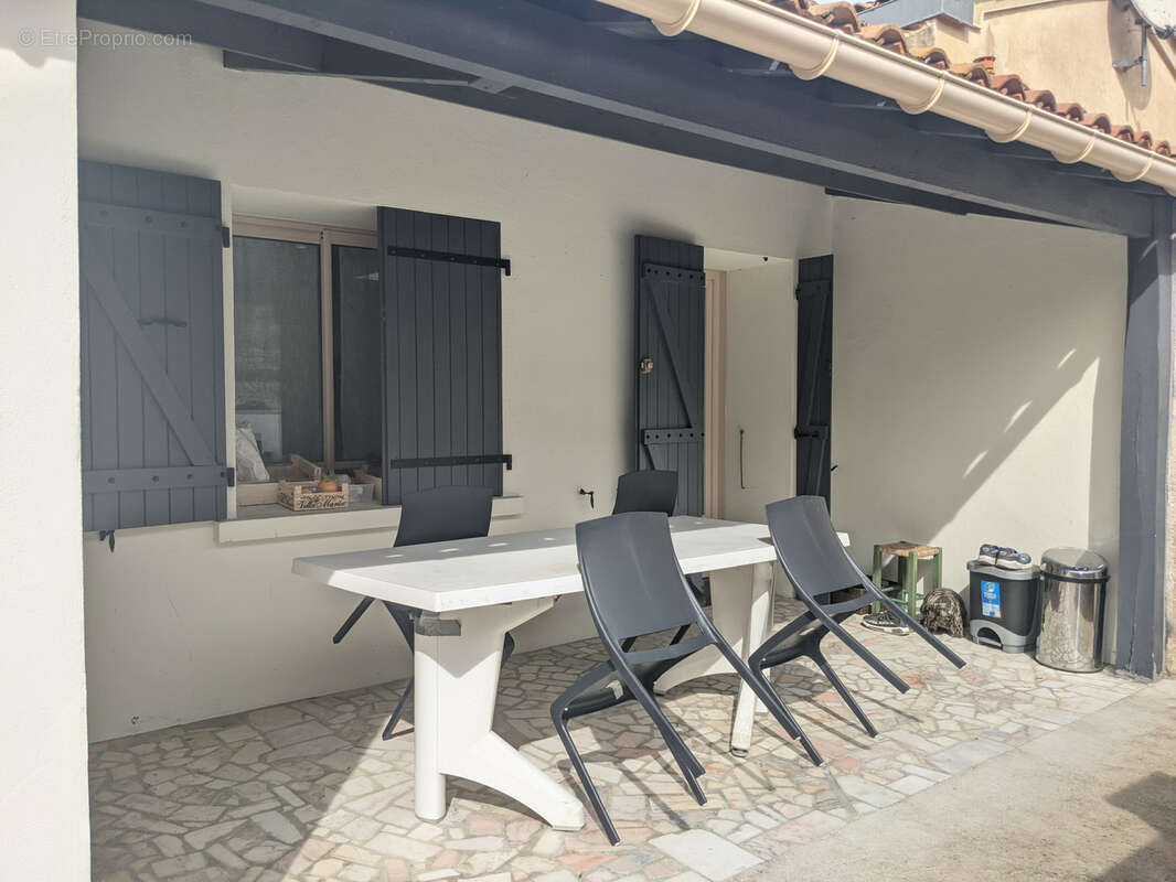 Maison à FRONTENAY-ROHAN-ROHAN