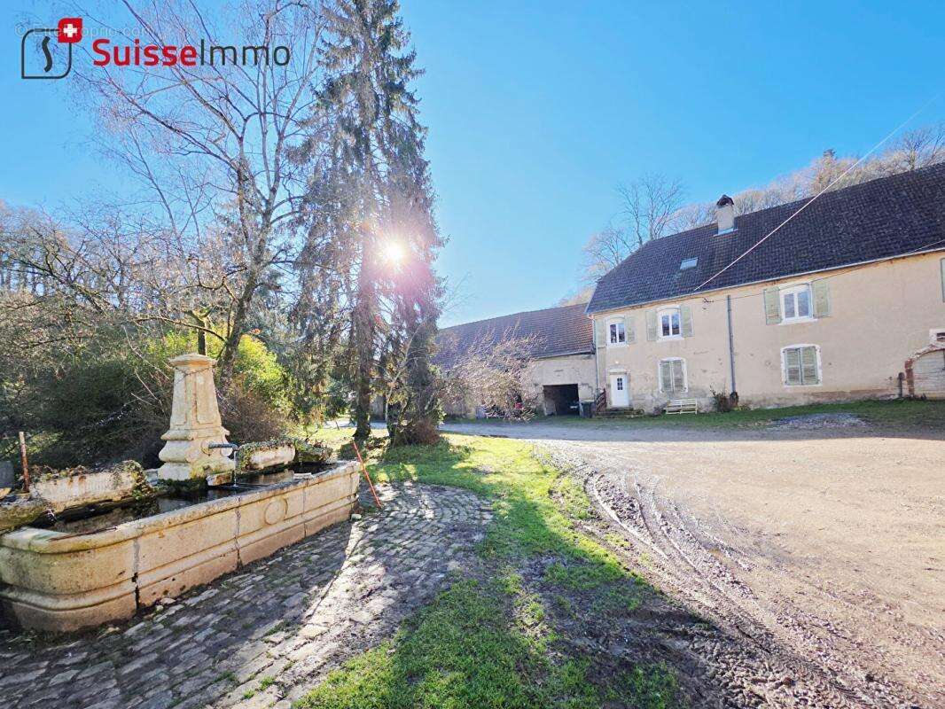 Maison à COURCHATON