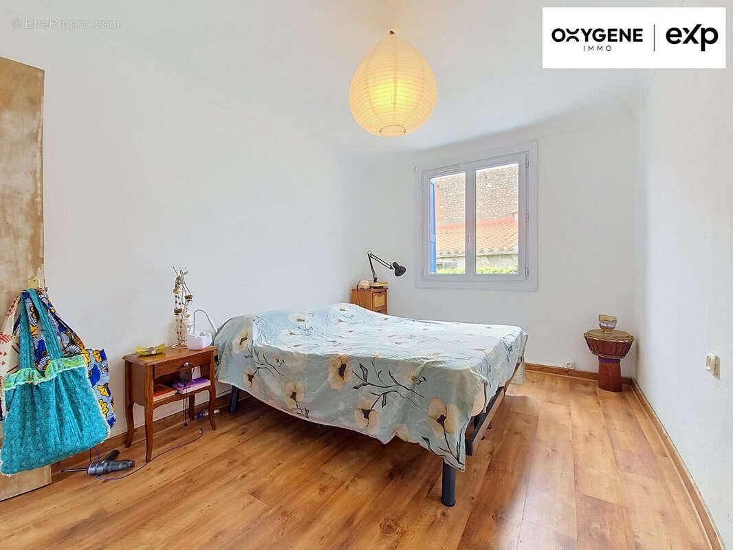 Maison 90 m² à Villeneuve-La-Riviere  - photo 5