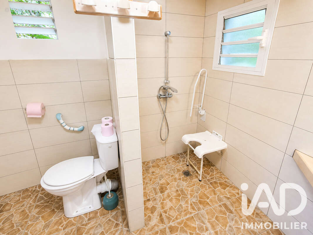 Maison 72 m² à Petite-Ile  - photo 6
