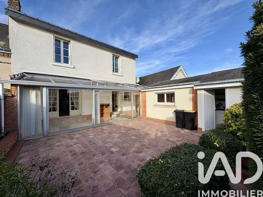 Photo 1 - Maison à CHATEAU-RENAULT