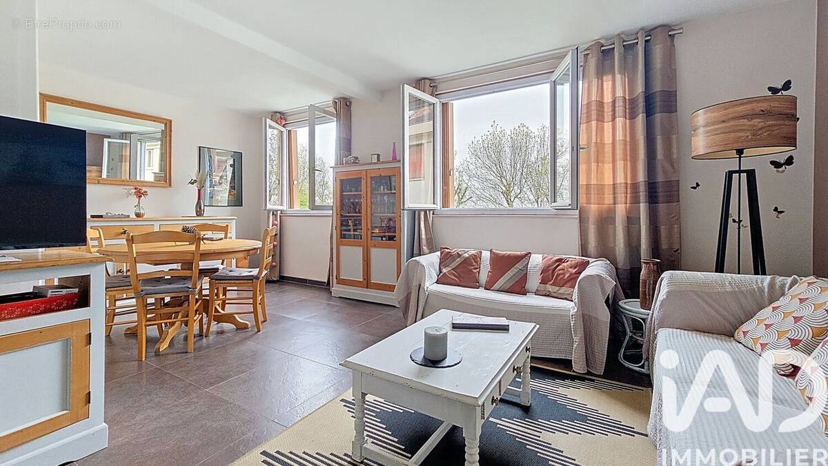 Photo 1 - Appartement à LE PLESSIS-ROBINSON