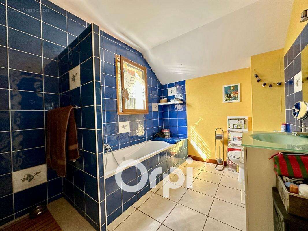 Maison à SAINT-MURY-MONTEYMOND