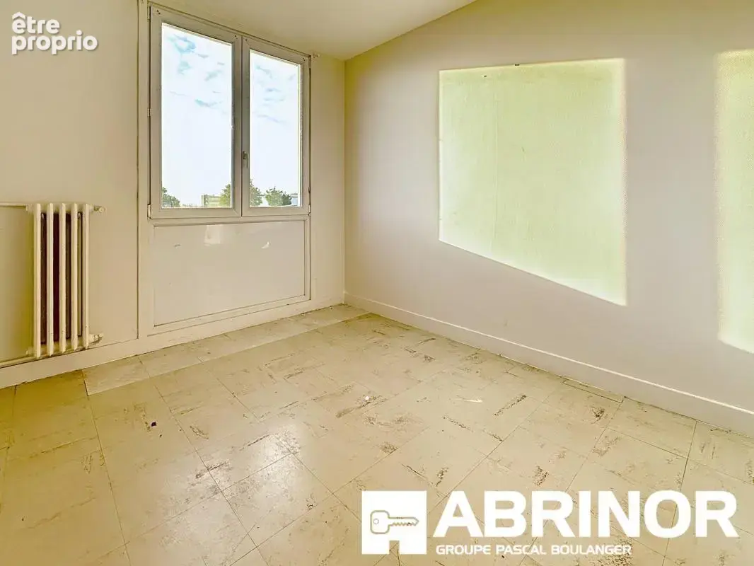Appartement de 45 m²  - Vue Dégage À Deux Pas des Facultés et des Commodités - Amiens Nord - photo 6