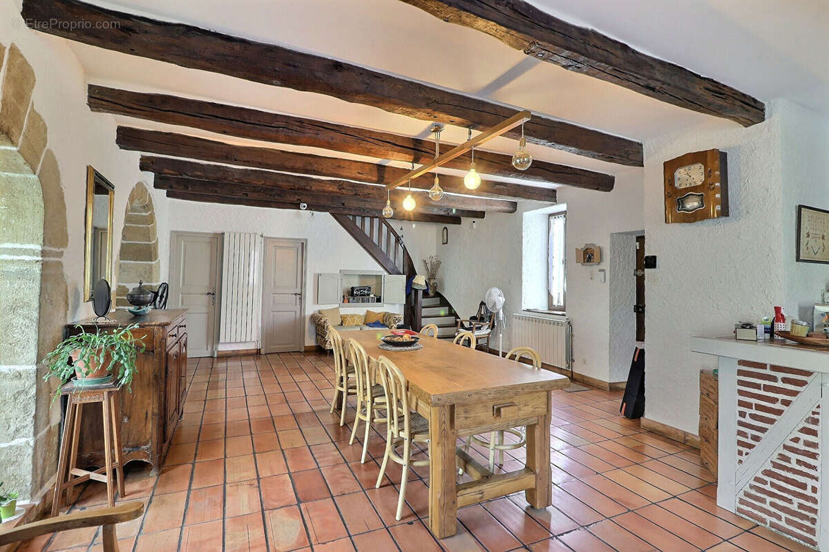 Jolie maison de village en pierre - photo 6