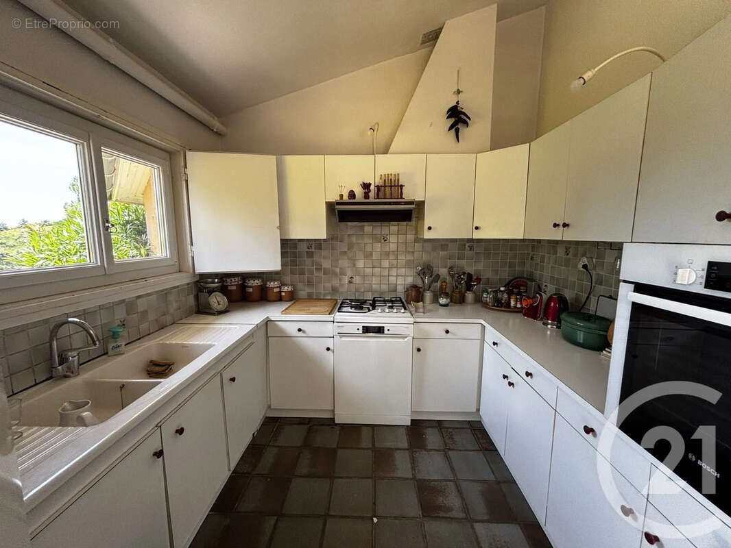 Maison 170 m² à Vigoulet-Auzil  - photo 10