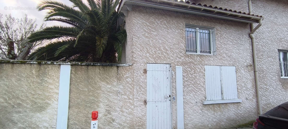 Ensemble immobilier avec fort potentiel. Décote - 53 % - photo 4