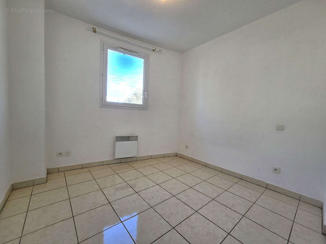 Appartement à SOLLIES-PONT