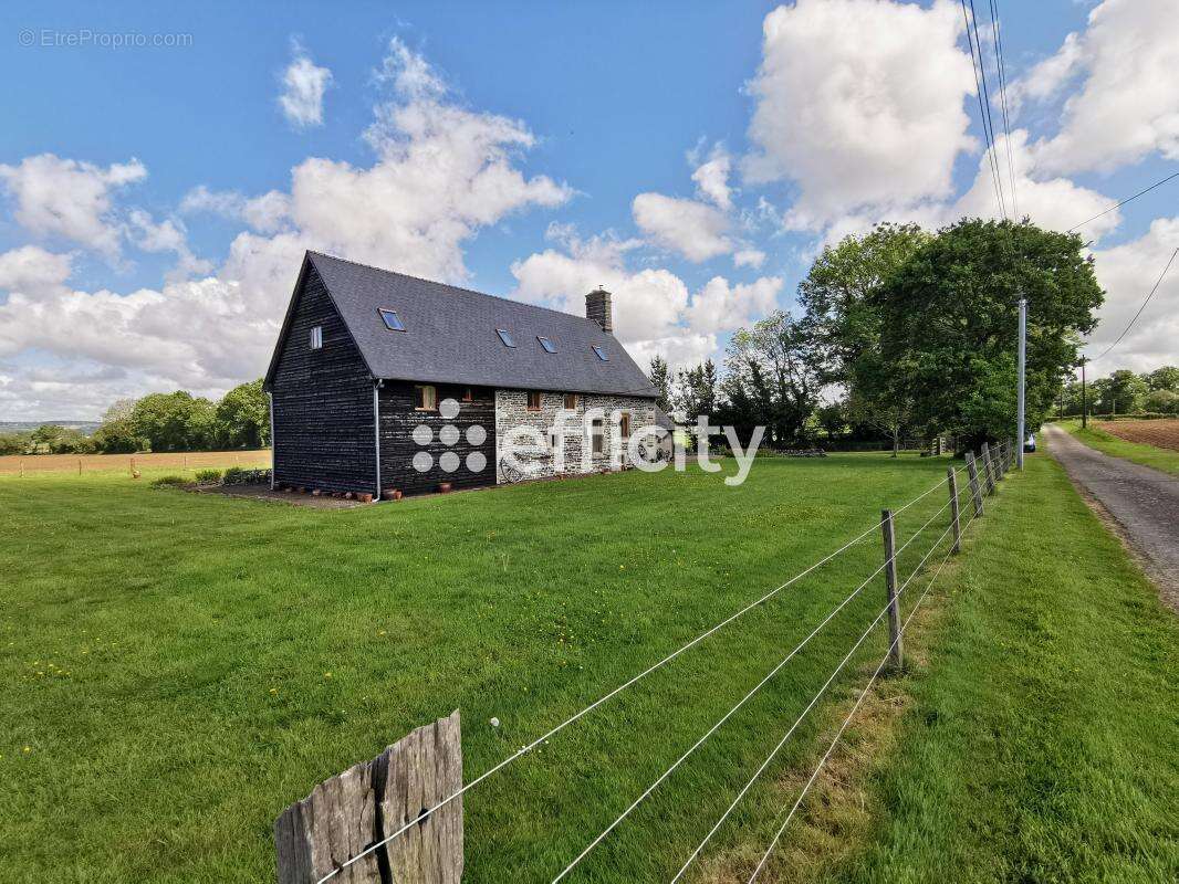 Maison à SAINT-SEVER-CALVADOS