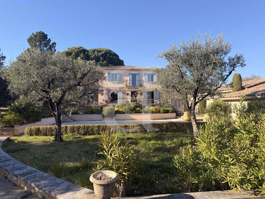 Maison à SUZE-LA-ROUSSE