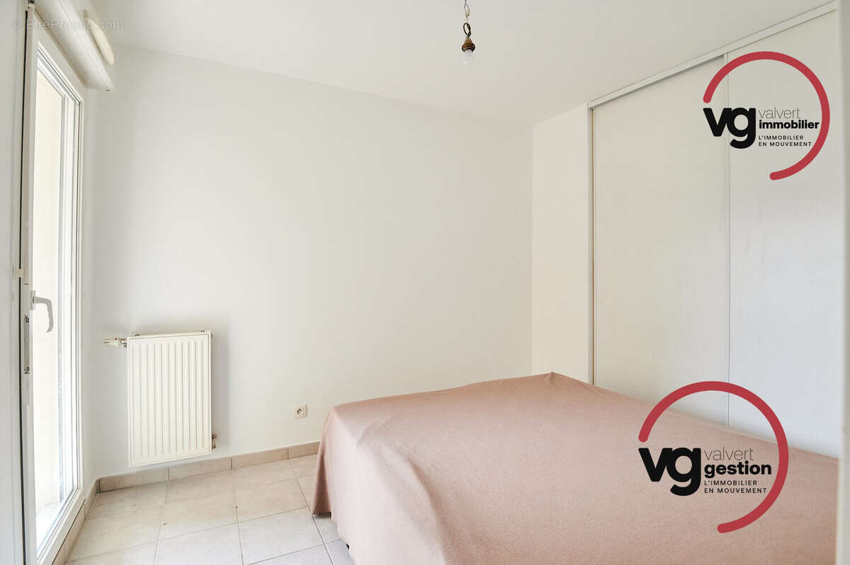 Appartement 70 m² à Decines-Charpieu  - photo 7