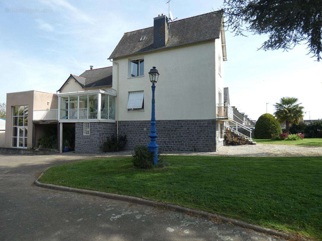 Maison à MINIAC-MORVAN