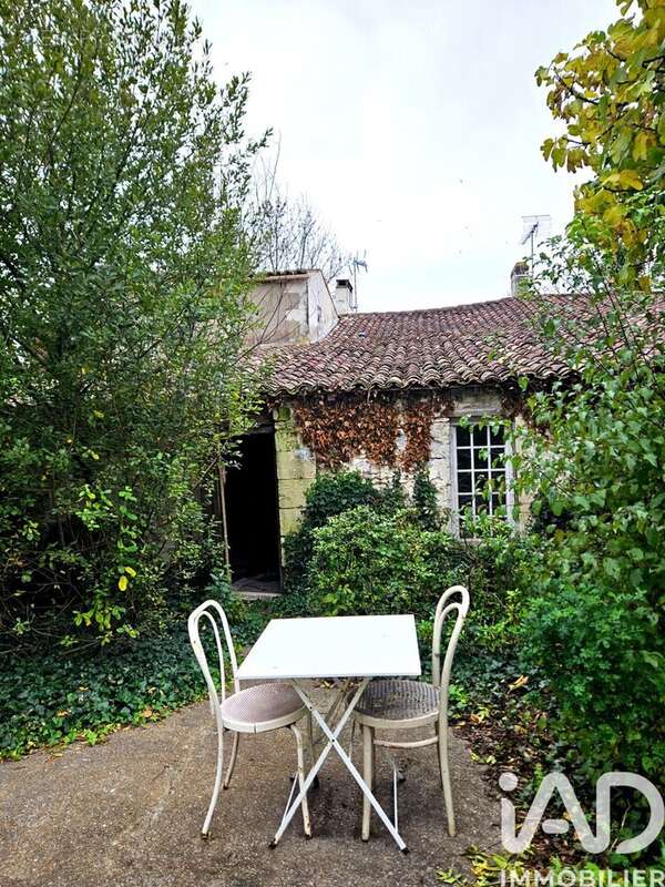 Maison 122 m² à Saint-Dizant-Du-Gua  - photo 2
