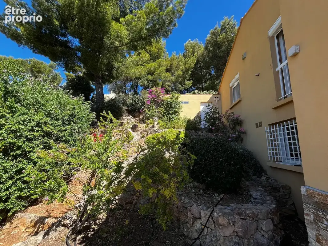 VILLA 120m2, T5 avec Vue Panoramique, jardin, Garage et Piscine à Toulon Ouest - photo 28