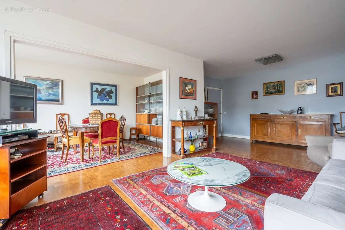 Appartement à PARIS-14E