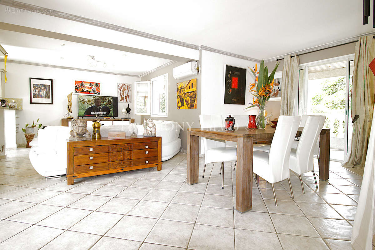Vente Enchères - Très jolie villa avec piscine aux portes d'Ajaccio. - photo 3