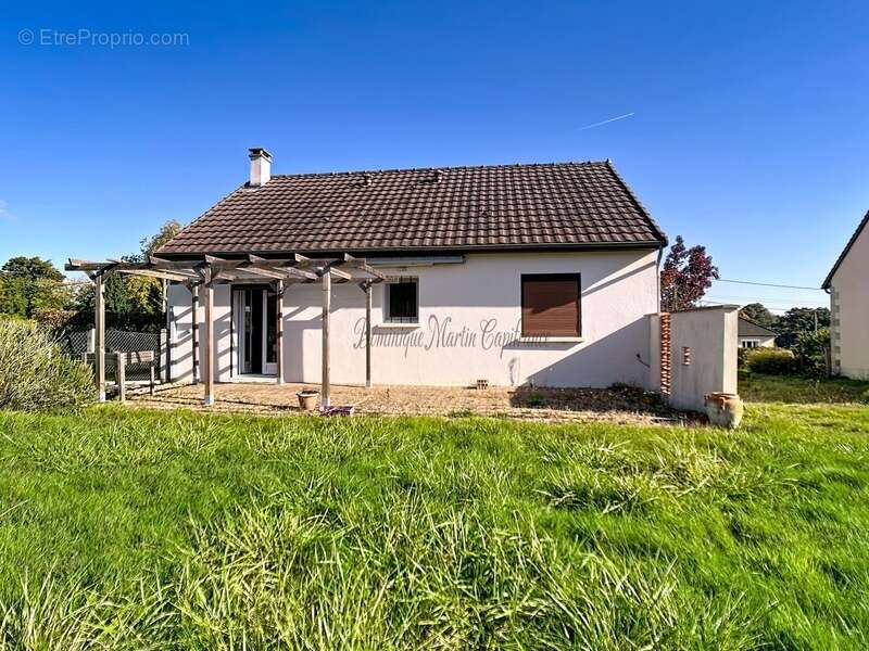Maison à LA CHARTRE-SUR-LE-LOIR