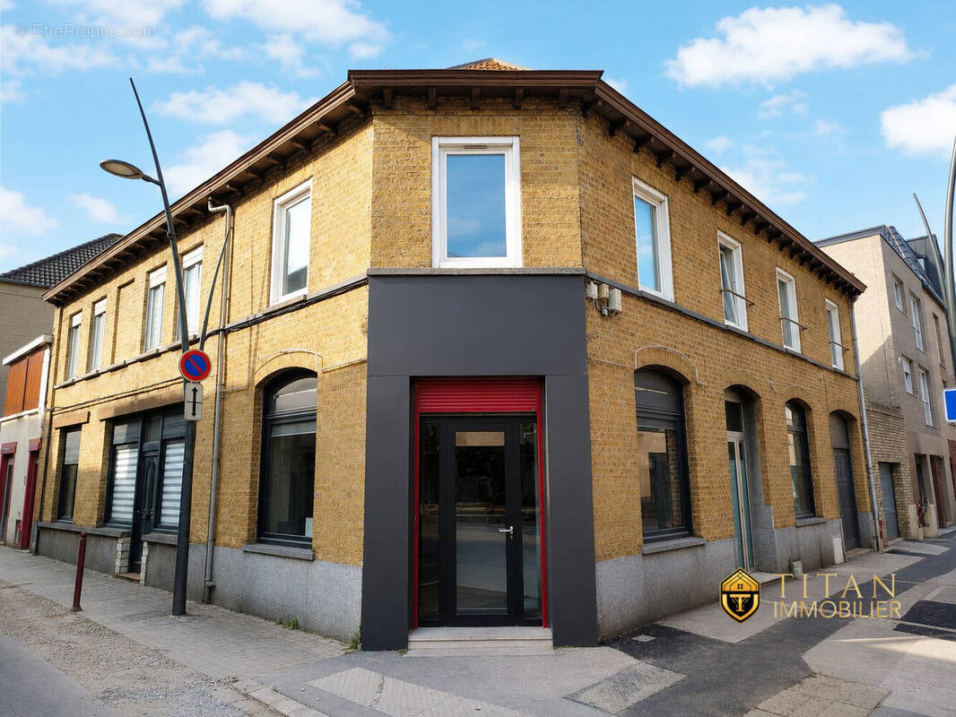  En exclusivité : Immeuble de rapport idéal investisseur  2 locaux commerciaux + 1 appartement - Appartement à LOON-PLAGE