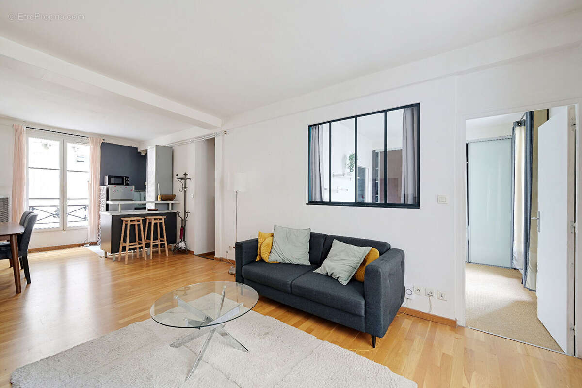 Appartement à PARIS-10E