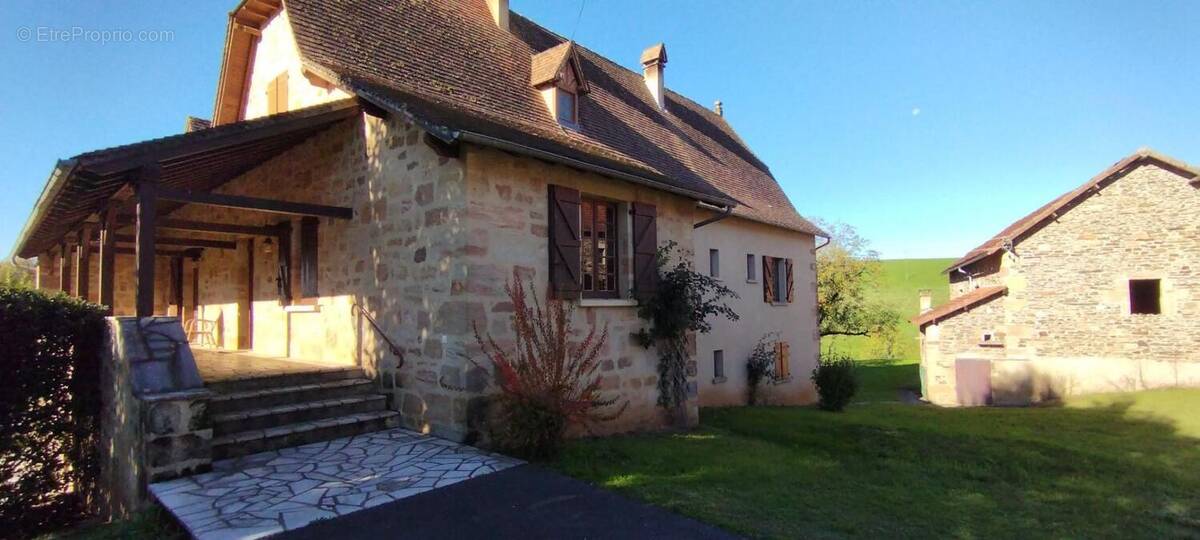 Maison à ESPEYROUX