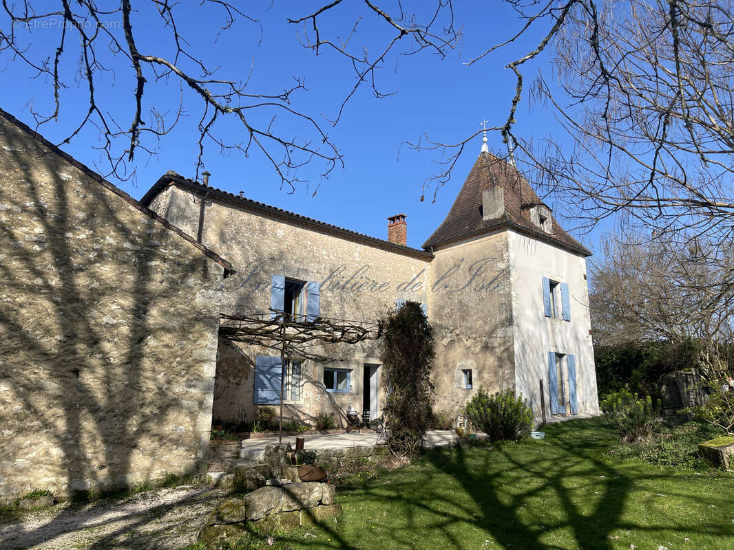 Maison à CHAMPCEVINEL